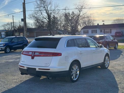 Used 2012 Lincoln MKT AWD image 5