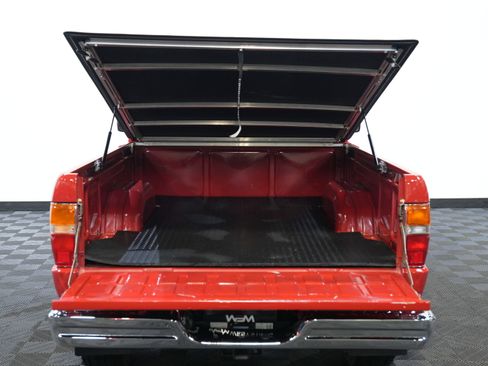 Used 1988 Toyota Pickup Deluxe image 42