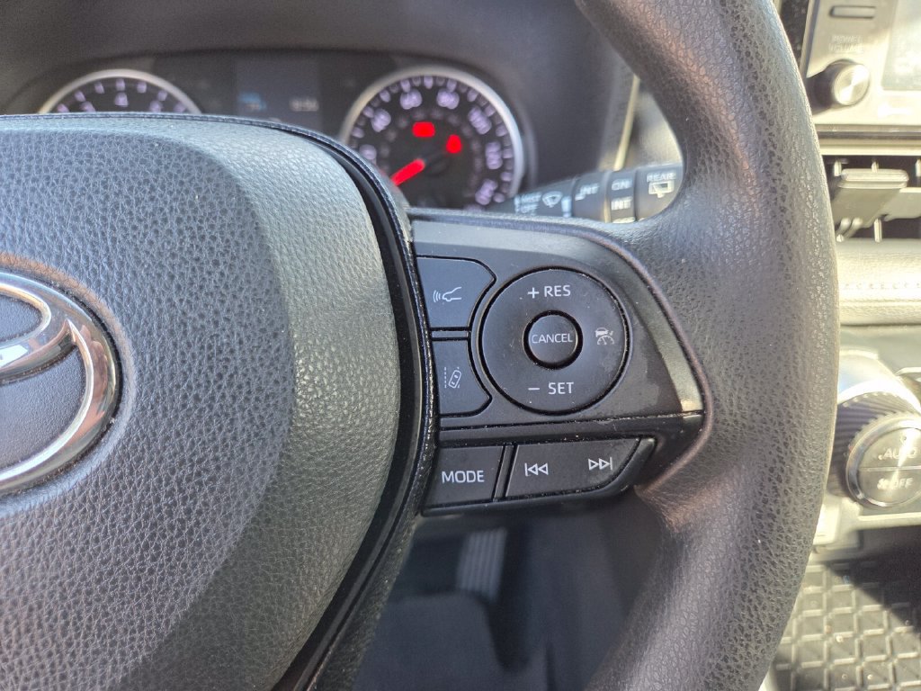 Certified 2021 Toyota RAV4 XLE FWD image 31