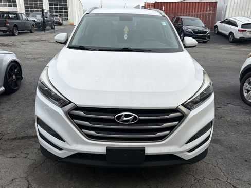Used 2017 Hyundai Tucson SE image 2