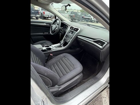 Used 2013 Ford Fusion SE FWD image 15