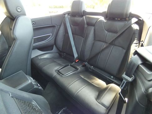 Used 2018 Land Rover Range Rover Evoque SE Dynamic image 40