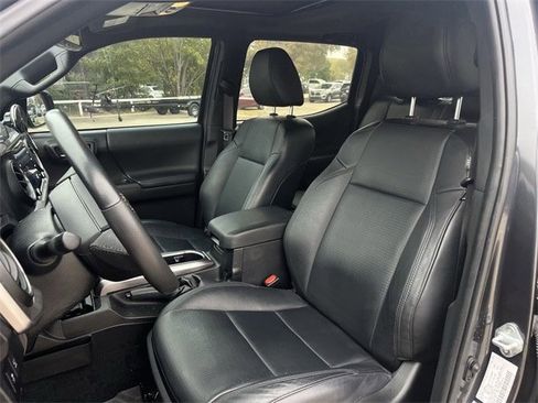 Used 2023 Toyota Tacoma Limited image 28