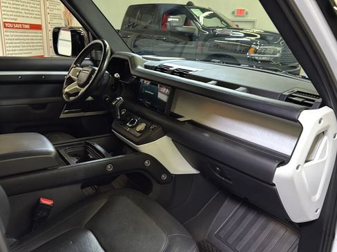 Used 2021 Land Rover Defender 110 X-Dynamic HSE AWD/4WD image 21
