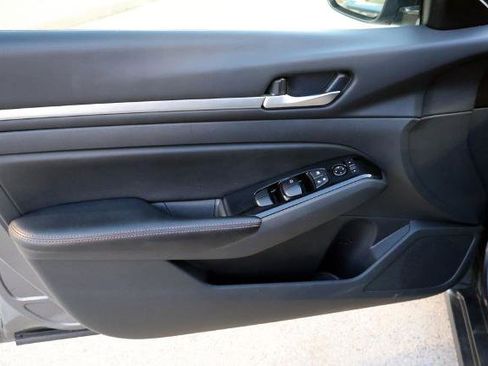 Certified 2024 Nissan Altima 2.5 SR image 15