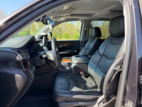 Used 2016 Cadillac Escalade Premium image 15