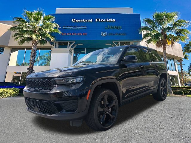 Certified 2025 Jeep Grand Cherokee Altitude AWD/4WD image 9