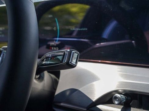 Used 2026 Cadillac Vistiq Premium Luxury image 27