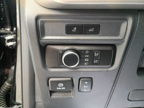 Used 2023 Ford Expedition XLT image 36