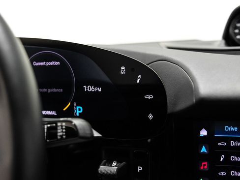 Used 2021 Porsche Taycan 4S w/ Premium Package image 24