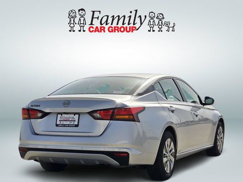 Used 2024 Nissan Altima 2.5 S FWD image 4
