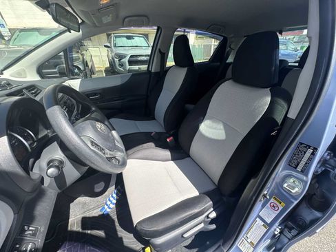 Used 2013 Toyota Yaris L FWD image 11