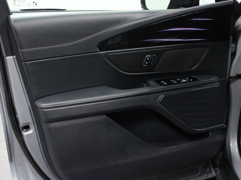 Used 2024 Lincoln Nautilus Reserve w/ Jet Appearance Package (87T) image 11