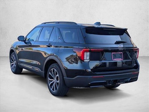 Used 2025 Ford Explorer ST-Line AWD/4WD image 8