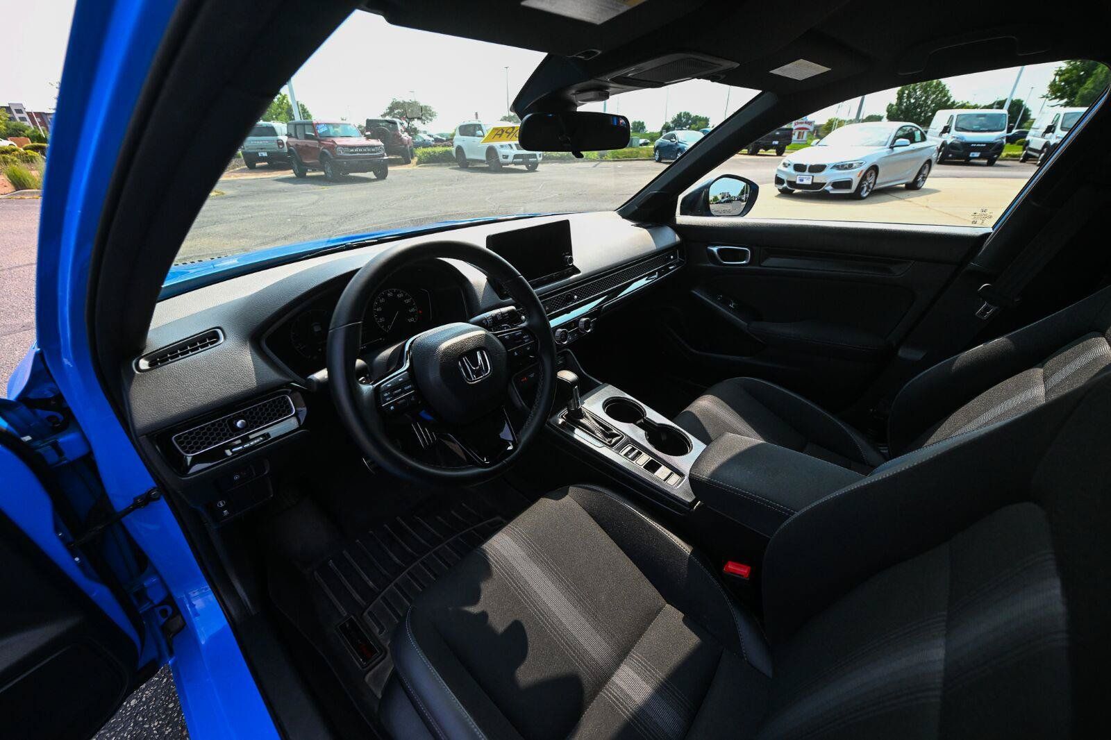Used 2023 Honda Civic Sport image 17