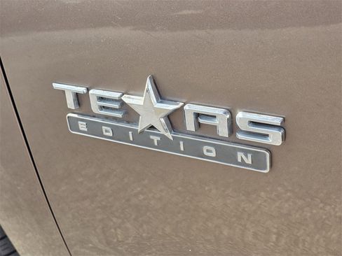 Used 2019 Chevrolet Silverado 1500 LT w/ Texas Edition image 9