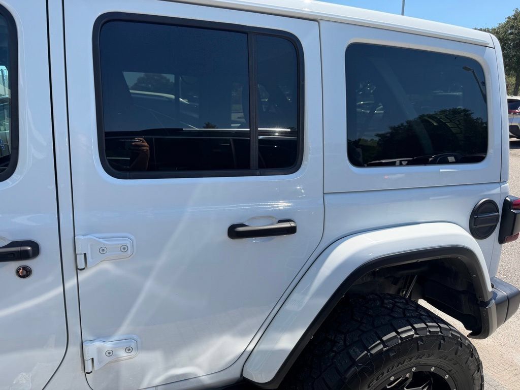 Used 2022 Jeep Wrangler Unlimited Sahara w/ LED Lighting Group AWD/4WD image 6
