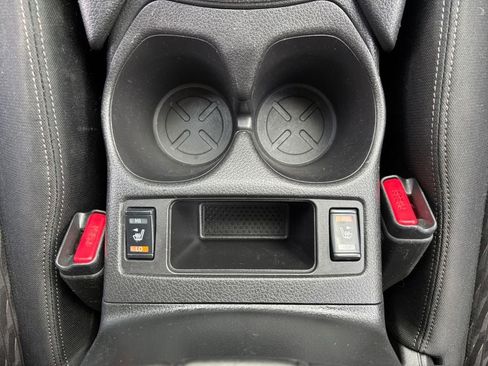 Used 2020 Nissan Rogue SV FWD image 32
