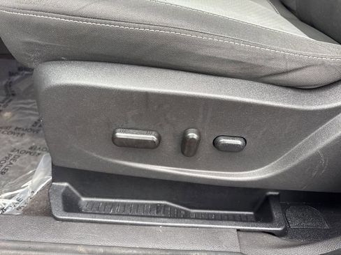 Used 2017 Ford Escape SE image 18