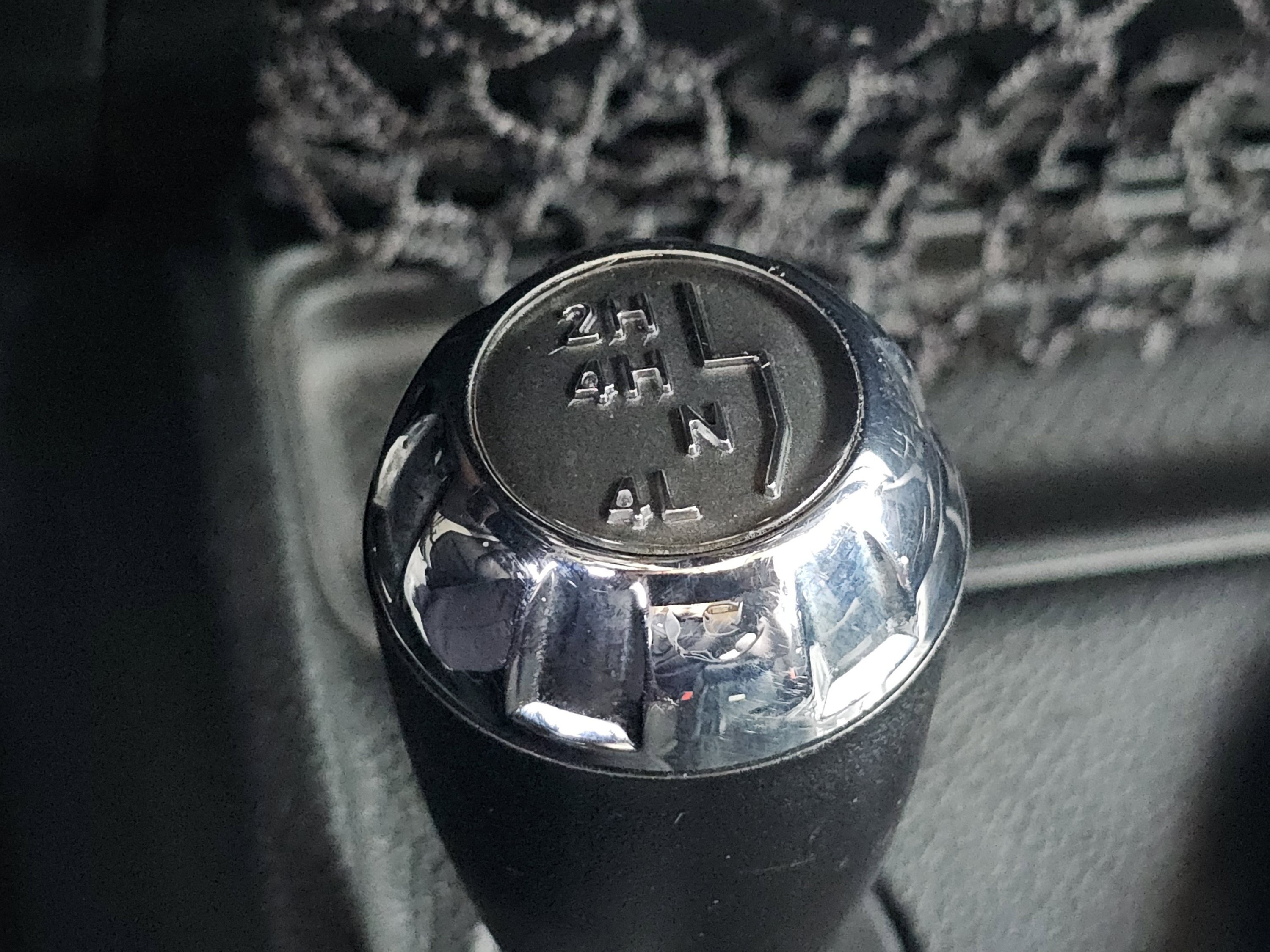 Used 2018 Jeep Wrangler Unlimited Sahara AWD/4WD image 9