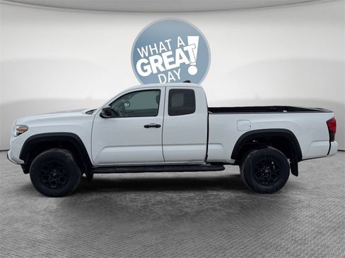 Certified 2019 Toyota Tacoma SR image 7