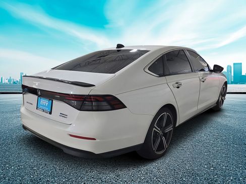 Used 2024 Honda Accord Sport image 5