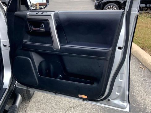 Used 2022 Toyota 4Runner SR5 image 21