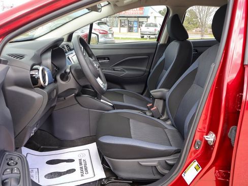 Certified 2025 Nissan Versa SV w/ Trunk Package image 7