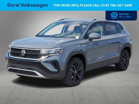 Used 2023 Volkswagen Taos SE image 1