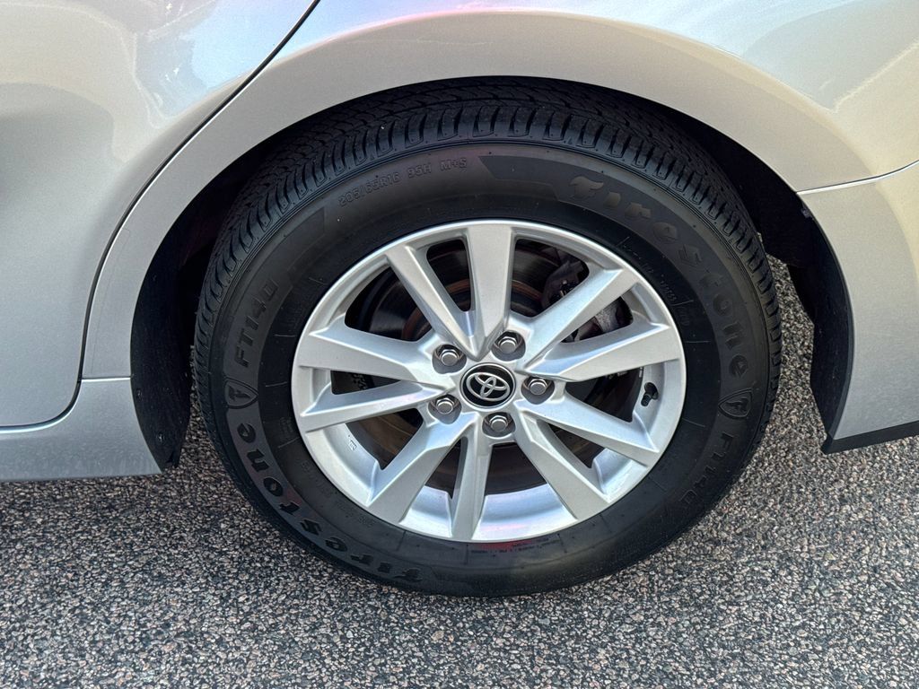 Used 2025 Toyota Camry LE FWD image 41