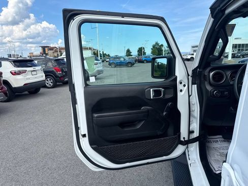 Used 2023 Jeep Wrangler Unlimited Sport AWD/4WD image 25