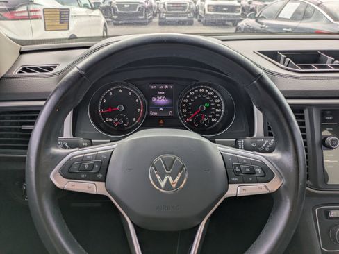 Used 2021 Volkswagen Atlas SE w/ Towing Package FWD image 23
