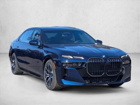 New 2026 BMW 740i image 6