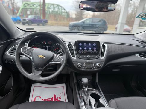 Used 2024 Chevrolet Malibu LT image 11
