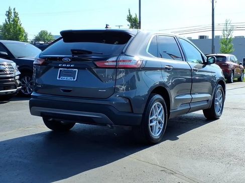 Certified 2023 Ford Edge SEL w/ Convenience Package AWD/4WD image 4