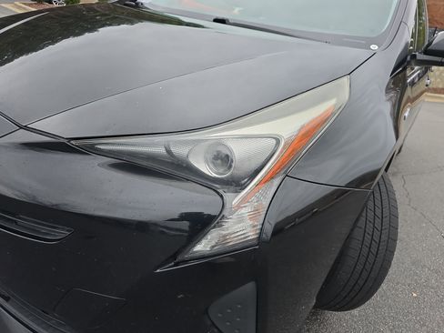 Used 2016 Toyota Prius Three image 33
