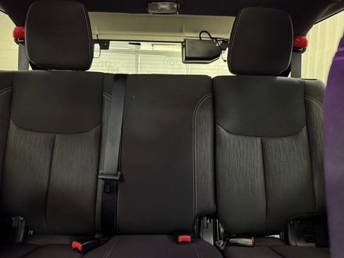 Used 2017 Jeep Wrangler Unlimited Sahara w/ Connectivity Group image 13