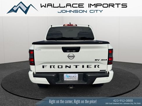Used 2023 Nissan Frontier SV w/ Midnight Edition Package AWD/4WD image 4