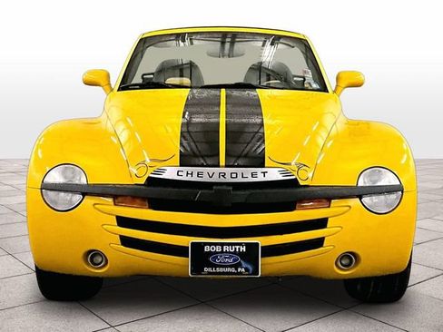 Used 2003 Chevrolet SSR w/ Preferred Equipment Group RWD image 5