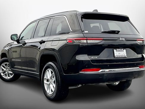 Used 2025 Jeep Grand Cherokee Laredo X w/ Luxury Tech Group I image 11