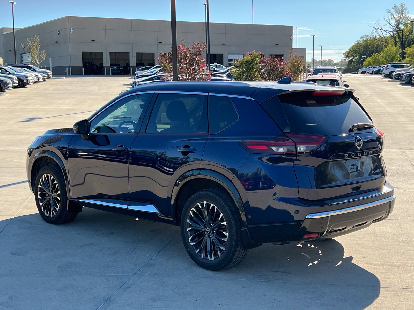 Used 2024 Nissan Rogue Platinum FWD image 10