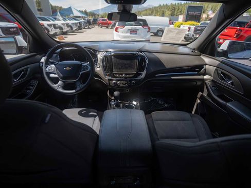 Used 2023 Chevrolet Traverse LT FWD image 14