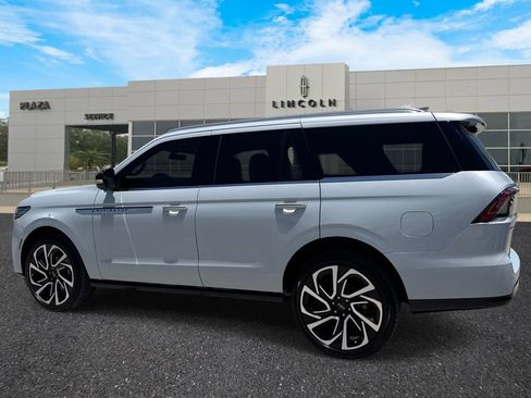 New 2026 Lincoln Navigator Reserve AWD/4WD image 5
