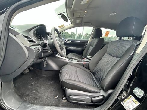 Used 2018 Nissan Sentra SR w/ Technology Package FWD image 11