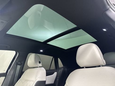 Used 2024 Volkswagen Atlas Cross Sport SEL Premium R-Line image 17