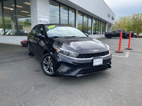 Used 2023 Kia Forte LXS FWD image 3