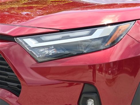 Used 2023 Toyota RAV4 XLE Premium image 4