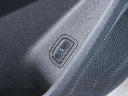 Used 2024 Chevrolet Traverse LS image 23