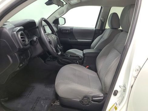 Used 2022 Toyota Tacoma SR AWD/4WD image 19