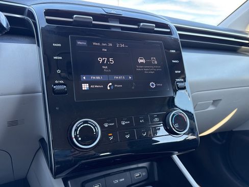 Used 2024 Hyundai Tucson SE image 13